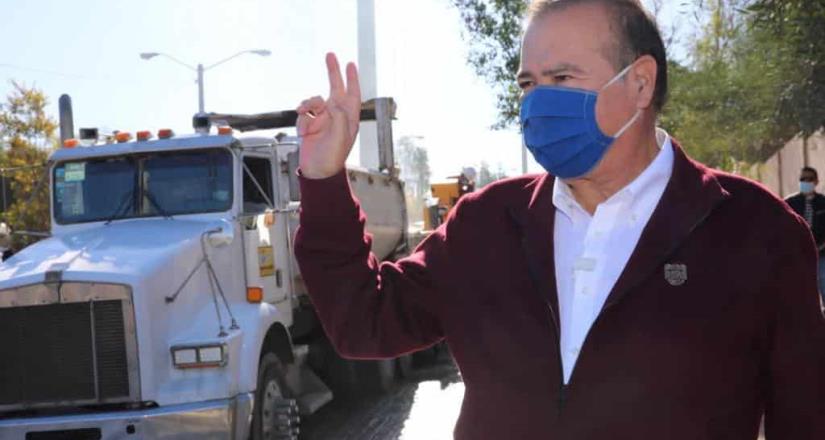 Supervisa Arturo González avances de pavimentación de vialidades en La Presa A.L.R.