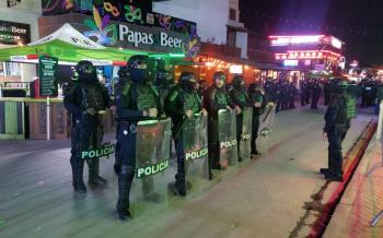 Es "COVID-19" símbolo del mal humor en el Carnaval de Ensenada