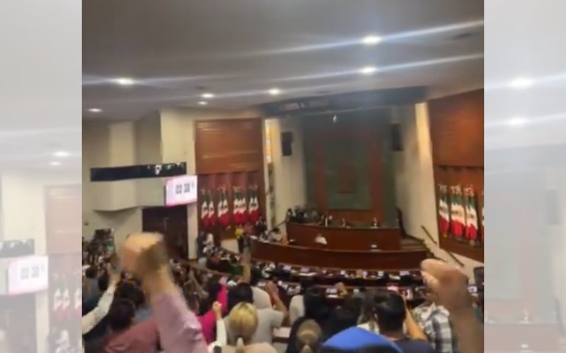 Estudiantes y maestros de la UAS protestan ante reforma a la Ley Orgánica de la institución