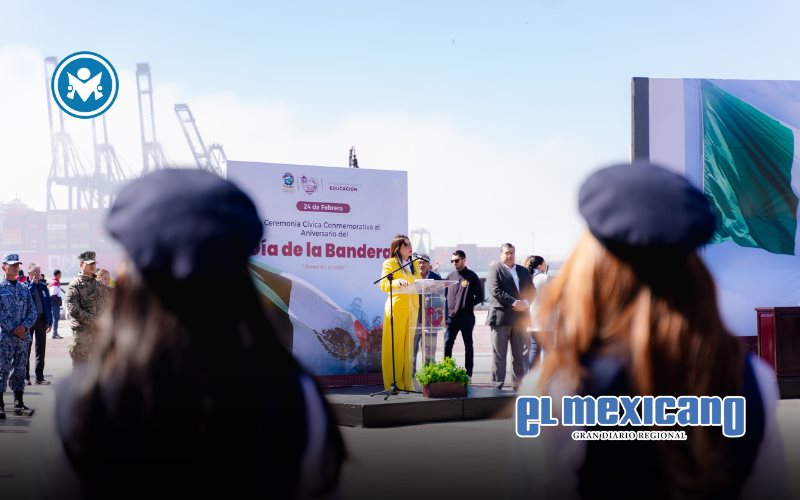 Encabeza alcaldesa Claudia Agat&oacute;n ceremonia del D&iacute;a la Bandera