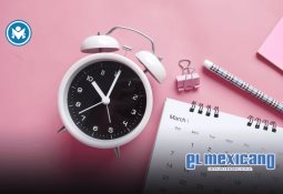 Encabeza alcaldesa Claudia Agat&oacute;n ceremonia del D&iacute;a la Bandera