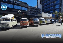 Drake Bell estuvo en Ensenada y fue captado en un Starbucks