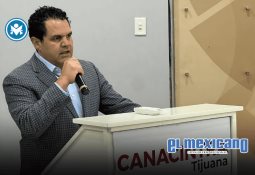 Recibe Dra. Liza Mar&iacute;a Pompa Gonz&aacute;lez galard&oacute;n Trayectoria Profesional Meritus 2024