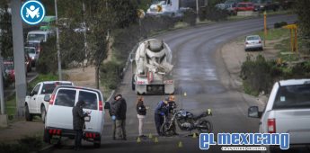 Muere motociclista tras impactarse contra camión revolvedor en la carretera Tijuana-Tecate Muere motociclista tras impactarse contra camión revolvedor en la carretera Tijuana-Tecate