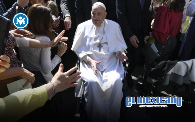 El Papa Francisco reaparece en público tras su hospitalización El Papa Francisco reaparece en público tras su hospitalización
