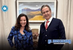 Hombre yemení se meustra sereno ante el conflicto Hombre yemení se meustra sereno ante el conflicto