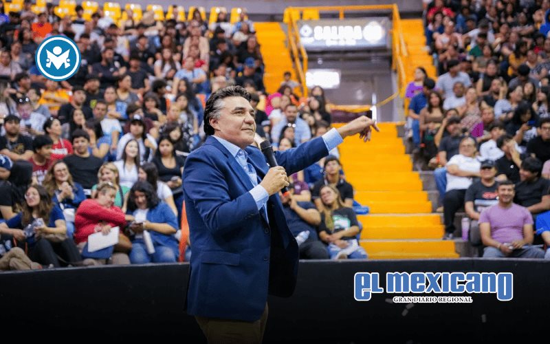 Alcancen sus sueños, sean felices y vivan al máximo su juventud: Ruiz Uribe Alcancen sus sueños, sean felices y vivan al máximo su juventud: Ruiz Uribe