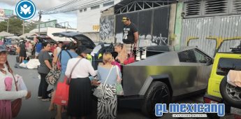 Influencer Vanessa Bohórquez se viraliza al vender en un tianguis con un Tesla Cybertruck