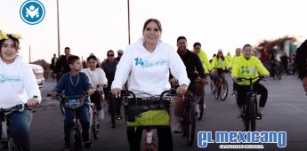 Alcaldesa se suma a rodada nocturna en el centro de Ensenada