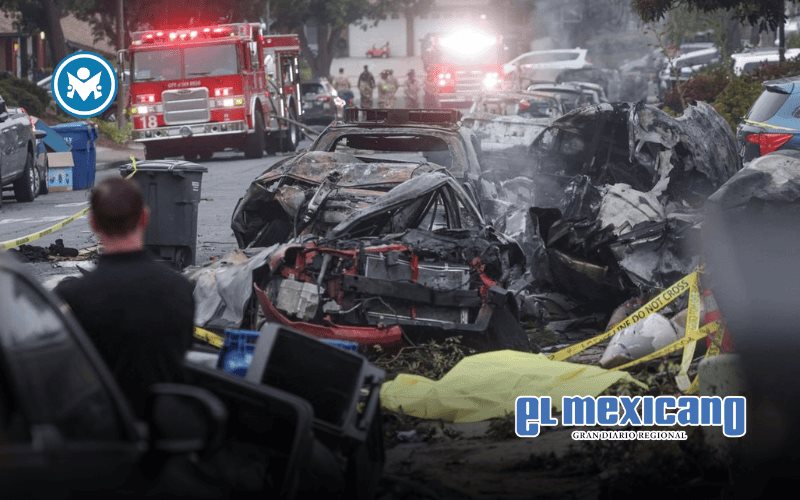 Avioneta se estrella en vecindario de San Diego; reportan varios muertos Avioneta se estrella en vecindario de San Diego; reportan varios muertos