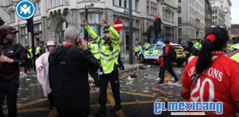 Atropellan a personas durante desfile en Liverpool