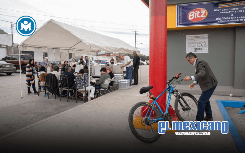 Candidato a Ministro de la Corte Isaac de Paz llega a votar en bicicleta Candidato a Ministro de la Corte Isaac de Paz llega a votar en bicicleta