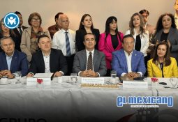 Refuerzan credencialización de músicos en Plaza Santa Cecilia Refuerzan credencialización de músicos en Plaza Santa Cecilia