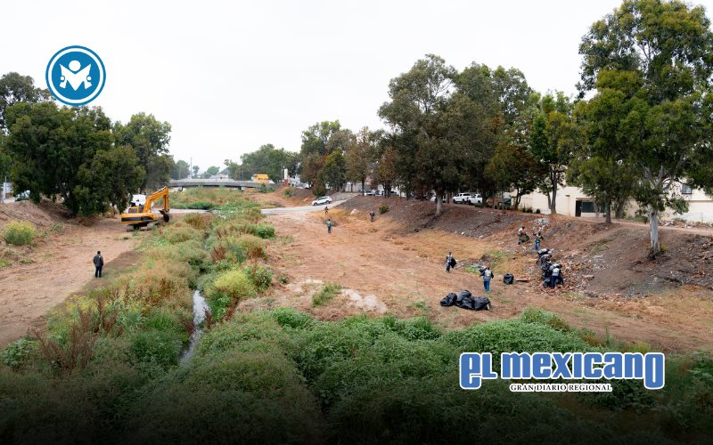 Inicia gobierno de Claudia Agat&oacute;n Jornada Integral de Limpieza en el arroyo Ensenada