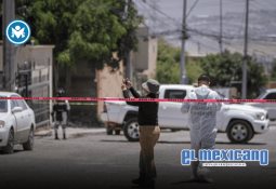 Hombre muere tras ataque a balazos frente a Farmacias Similares en Lomas del Valle