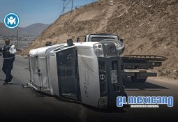 Seis vehículos chocan en Bulevar 2000; reportan un detenido