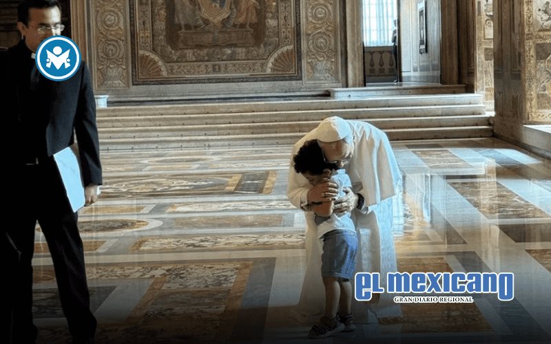 Niño irrumpe audiencia del papa León XIV para darle un abrazo Niño irrumpe audiencia del papa León XIV para darle un abrazo