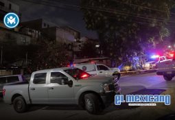Hallan dos cuerpos embolsados en camioneta abandonada en colonia Ojo de Agua