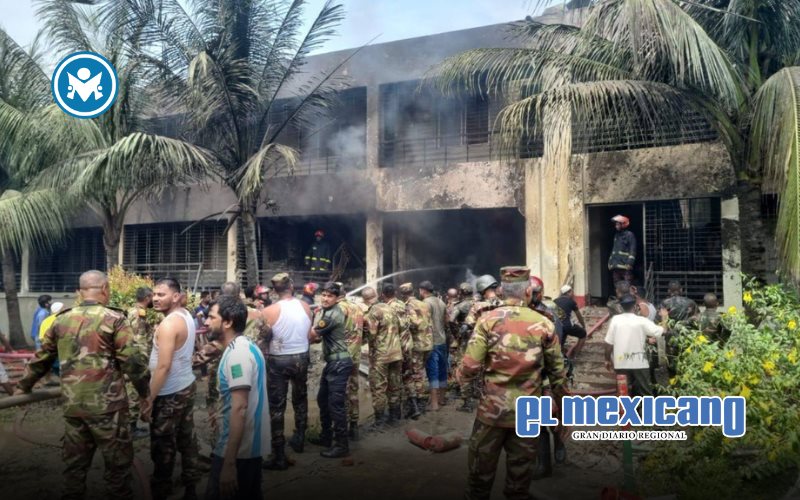 Avión militar se estrella contra escuela en Dhaka, Bangladesh, deja al menos 18 muertos Avión militar se estrella contra escuela en Dhaka, Bangladesh, deja al menos 18 muertos