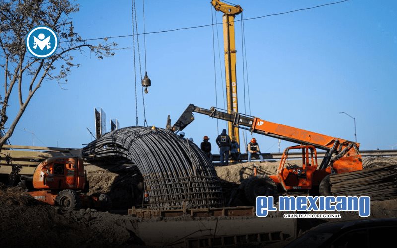 Rescatan a dos trabajadores tras colapso en construcción de viaducto elevado