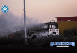 Cuatro menores detenidos tras persecución y volcadura en puente Santa María