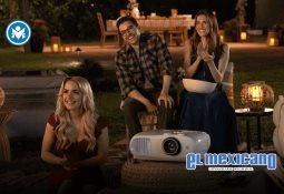 Adidas y diseñador acusados de plagiar huaraches de Yalálag en modelo "Oaxaca Slip-On"