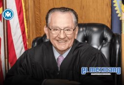 HUD solo ofrecerá servicios en inglés; Newsom responde: Vete a la ch*ngada HUD solo ofrecerá servicios en inglés; Newsom responde: Vete a la ch*ngada