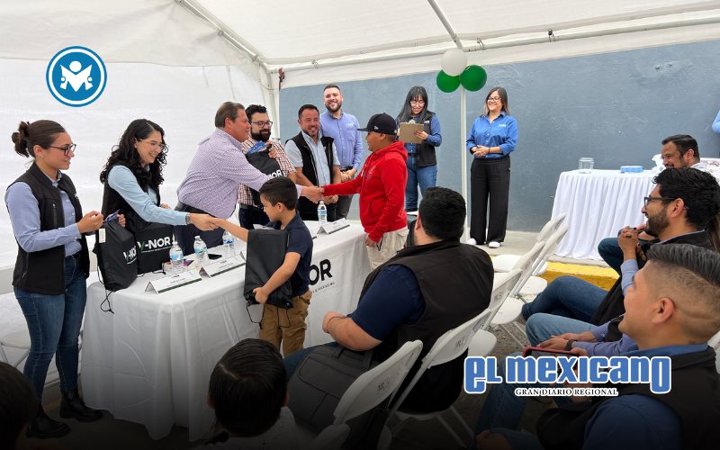 Entrega V-NOR kits escolares a hijos de colaboradores Entrega V-NOR kits escolares a hijos de colaboradores