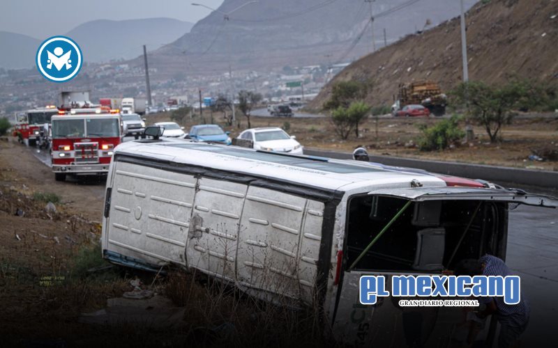 Pasajeros lesionados tras volcadura de camión de transporte en Paseo del Vergel Pasajeros lesionados tras volcadura de camión de transporte en Paseo del Vergel