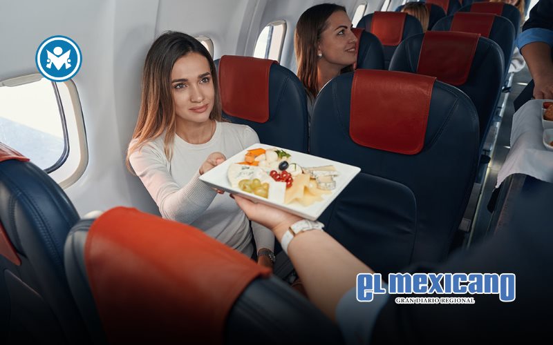 Aprende cómo alimentarte bien antes y durante un viaje en avión