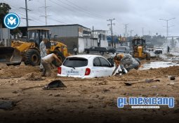 Empleado de Chuck E. Cheese arrestado en pleno turno como botarga de la mascota