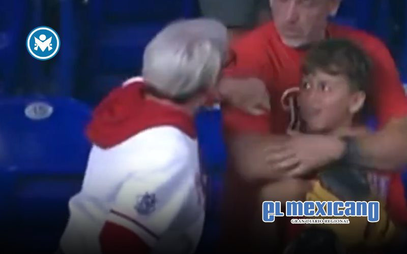 Mujer en un juego de beisbol exigió bola de jonrón a un niño y generó polémica