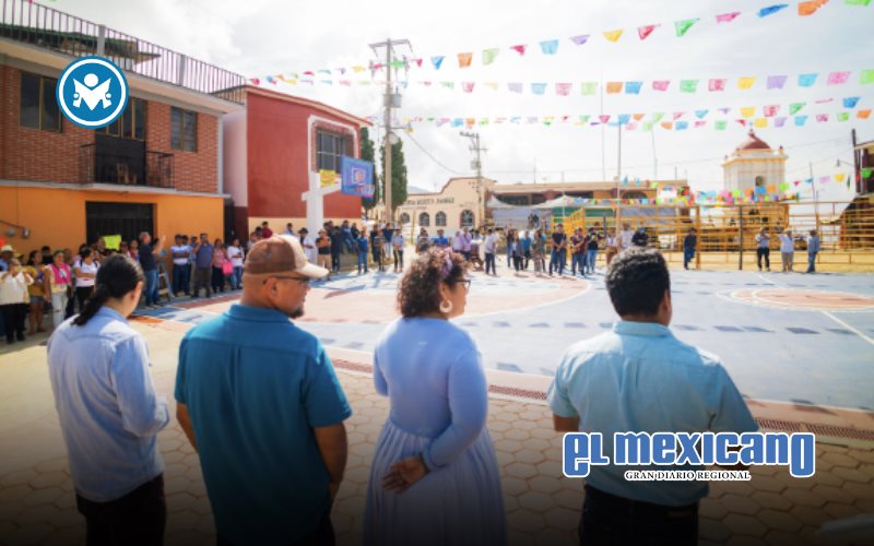 La Santa Cecilia honra sus raíces con el lanzamiento de "Hojas En El Aire" La Santa Cecilia honra sus raíces con el lanzamiento de "Hojas En El Aire"