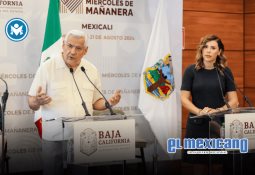 Fuerte incendio forestal bloquea la carretera Ensenada-Ojos Negros