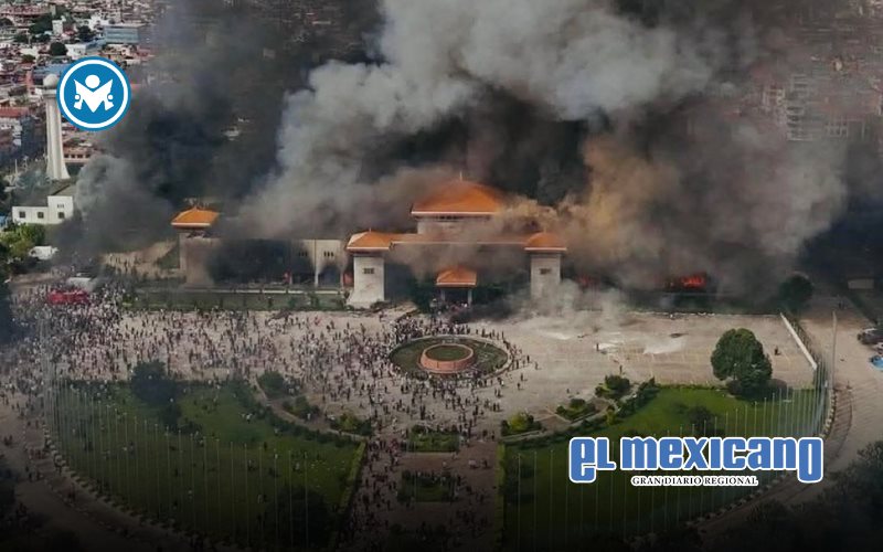 Parlamento de Nepal es incendiado por manifestantes Parlamento de Nepal es incendiado por manifestantes