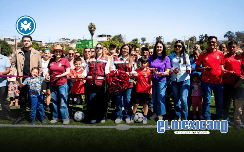 Alcaldesa Claudia Agatón inaugura empastado sintético en cancha de la U.D. Francisco Villa