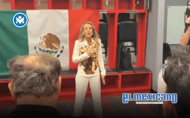 Fey sorprende al cantar el Himno Nacional en vestidores de pelea de Canelo vs Crawford Fey sorprende al cantar el Himno Nacional en vestidores de pelea de Canelo vs Crawford