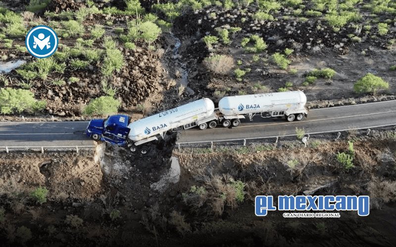 Pipa de gas queda colgando tras deslave en Baja California Sur