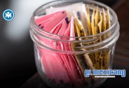 Pipa vuelca en Ecatepec al intentar ganarle el paso a un tren Pipa vuelca en Ecatepec al intentar ganarle el paso a un tren