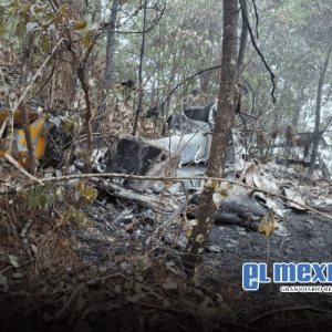 Localizan helicóptero de la CFE; confirman dos fallecidos Localizan helicóptero de la CFE; confirman dos fallecidos