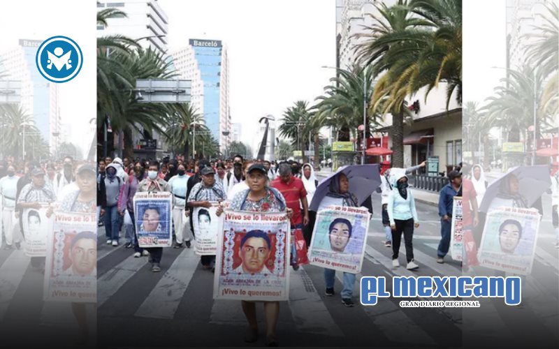 Normalistas bloquean Reforma en CDMX para exigir justicia por Ayotzinapa Normalistas bloquean Reforma en CDMX para exigir justicia por Ayotzinapa