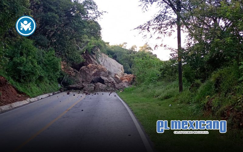 Derrumbe en la carretera Ixtapan–Coatepec causa lesiones y cierre vial Derrumbe en la carretera Ixtapan–Coatepec causa lesiones y cierre vial