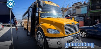 Detienen a chofer de camión escolar tras atropellar a dos personas en mercado sobreruedas Detienen a chofer de camión escolar tras atropellar a dos personas en mercado sobreruedas