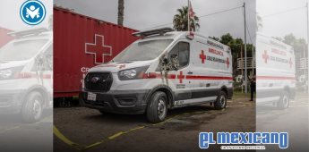 Incendian ambulancia de la Cruz Roja en Playas de Tijuana Incendian ambulancia de la Cruz Roja en Playas de Tijuana