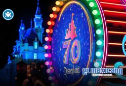 Guardia salva a mujer segundos antes de ser atropellada por un tranvía en Turquía Guardia salva a mujer segundos antes de ser atropellada por un tranvía en Turquía