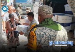 Sorprenden a Cuauht&eacute;moc Blanco jugando p&aacute;del en plena sesi&oacute;n del Congreso