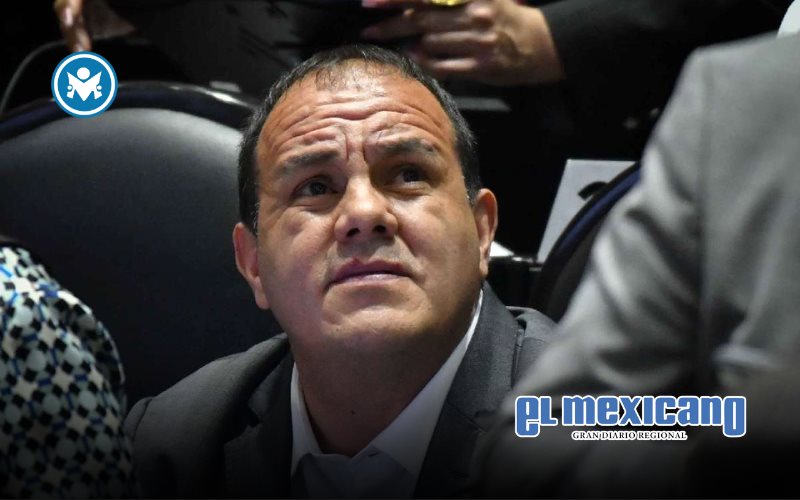 Sorprenden a Cuauht&eacute;moc Blanco jugando p&aacute;del en plena sesi&oacute;n del Congreso