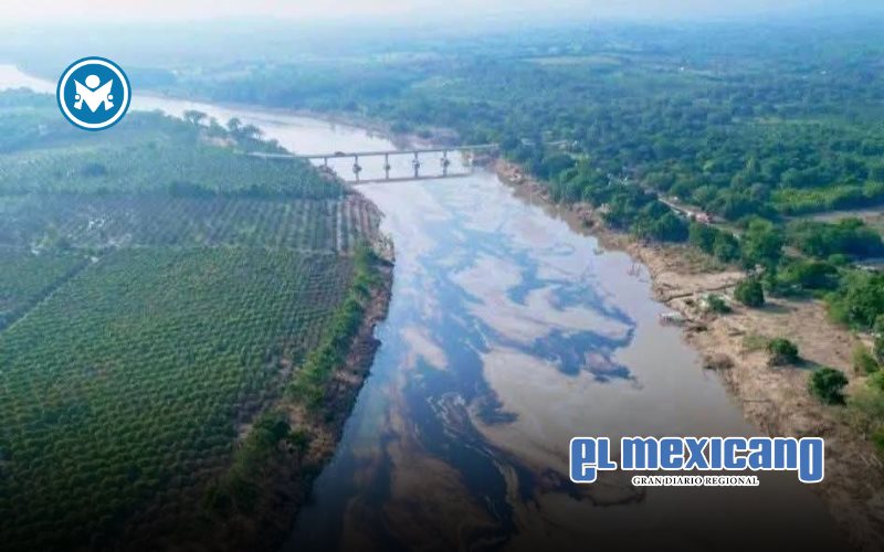 Derrame de petr&oacute;leo en r&iacute;o Pantepec en Veracruz se extiende por 8km