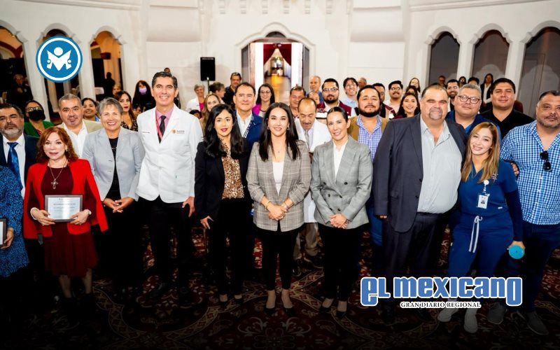 Reconocen a m&eacute;dicos por su compromiso y servicio a la comunidad