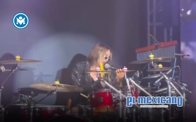 Belinda sufre lesi&oacute;n en la mano durante concierto